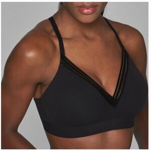 Athleta Everyday Powervita Black Wireless Pullover Bra Size Medium A-C